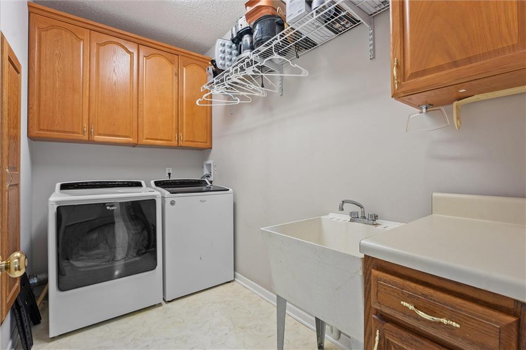 Homes for Sale in Liberty, MO 64068 | 1408  Telford Drive