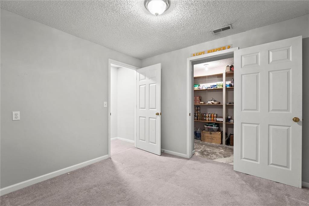 Homes for Sale in Liberty, MO 64068 | 1408  Telford Drive