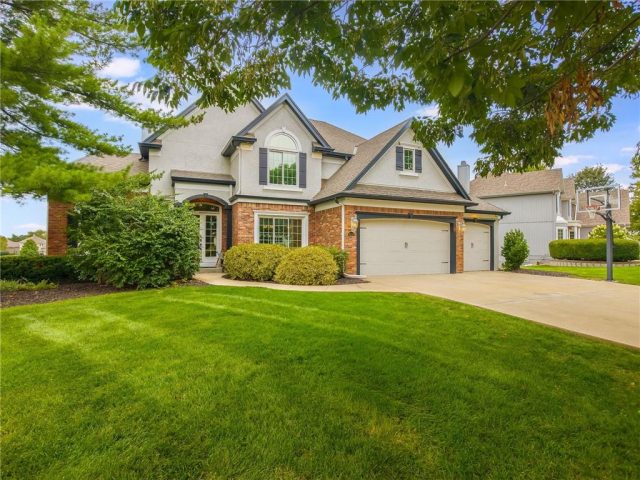 Homes for Sale in Kansas City, MO 64155 | 10134 N Montgall Avenue