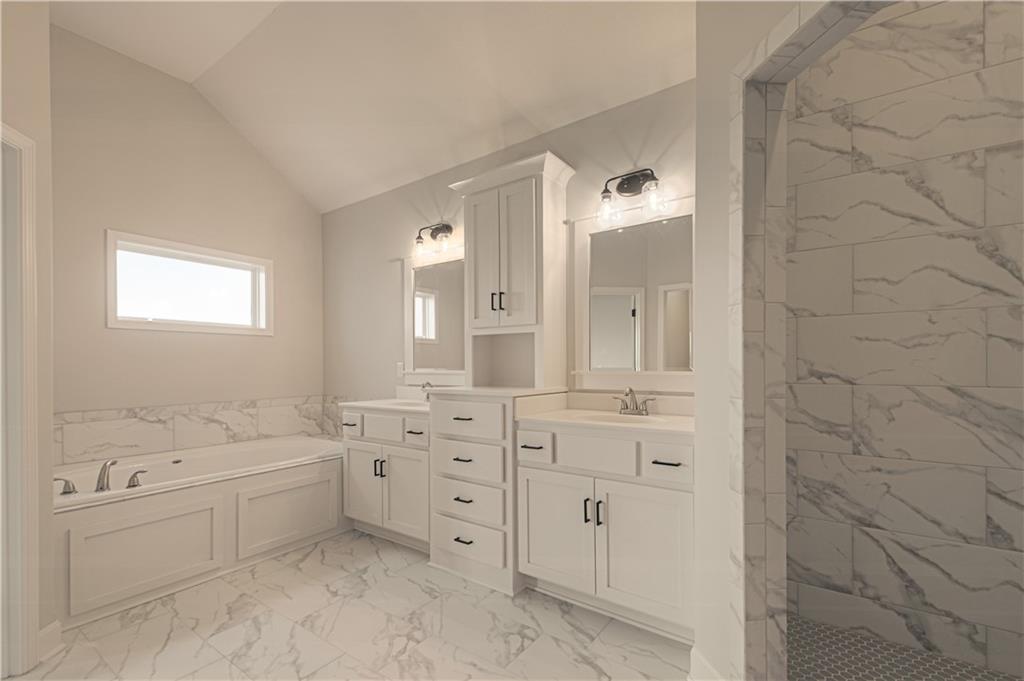 Homes for Sale in Kansas City, MO 64157 | 9808 N Laurel Avenue