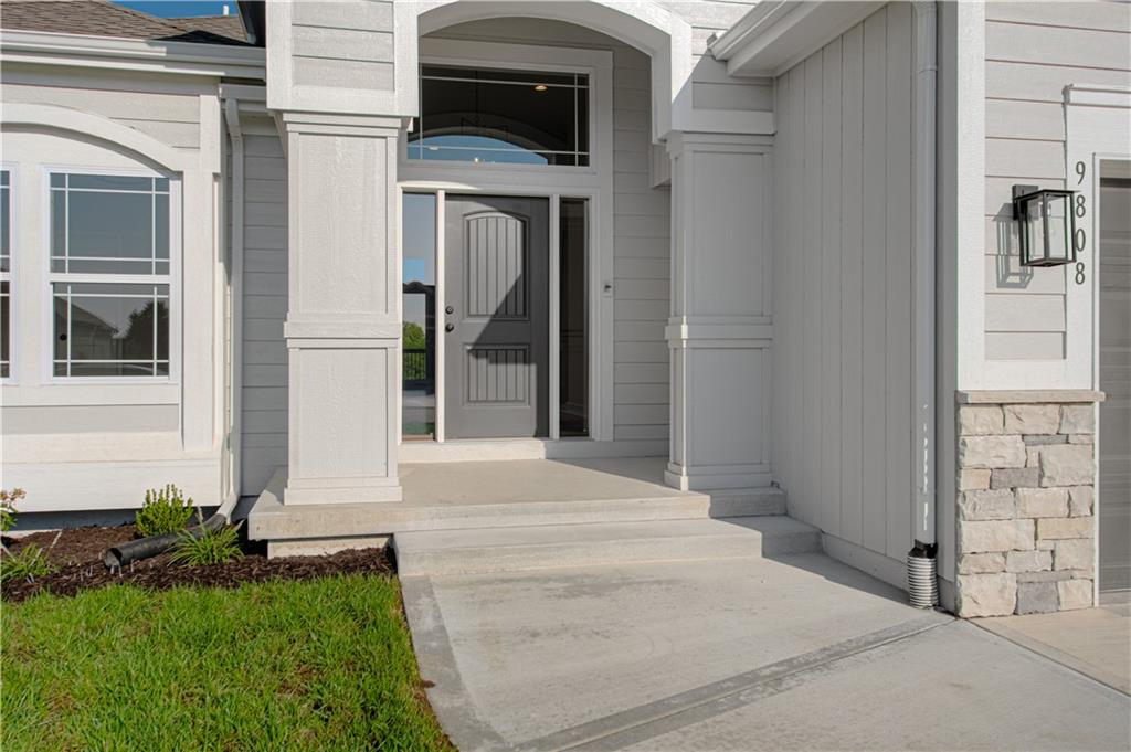 Homes for Sale in Kansas City, MO 64157 | 9808 N Laurel Avenue