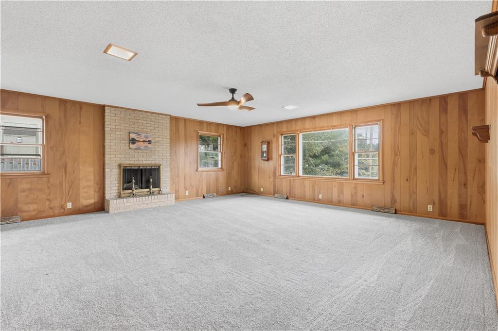 Homes for Sale in Lake Waukomis, MO 64151 | 610 NW North Shore Drive