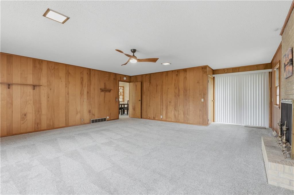 Homes for Sale in Lake Waukomis, MO 64151 | 610 NW North Shore Drive