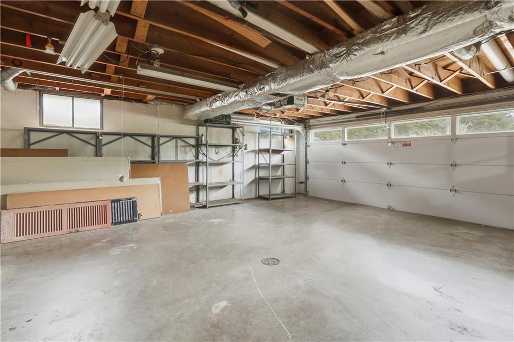 Homes for Sale in Lake Waukomis, MO 64151 | 610 NW North Shore Drive