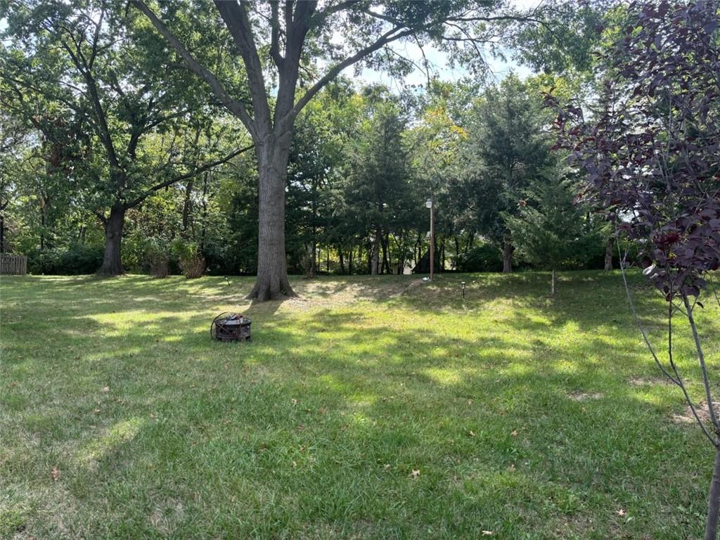 Homes for Sale in Lake Waukomis, MO 64151 | 610 NW North Shore Drive