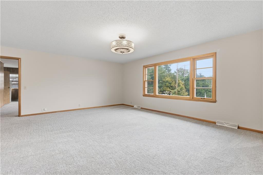 Homes for Sale in Lake Waukomis, MO 64151 | 610 NW North Shore Drive