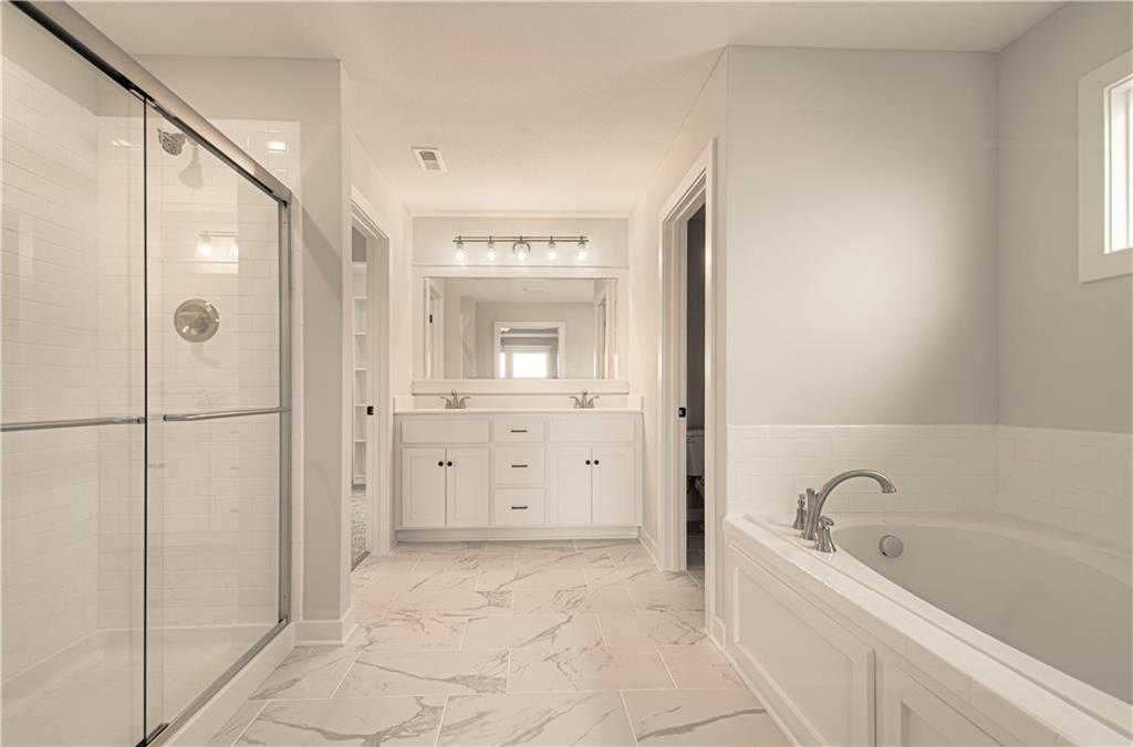 Homes for Sale in Kansas City, MO 64156 | 11821 N Wheeling Avenue