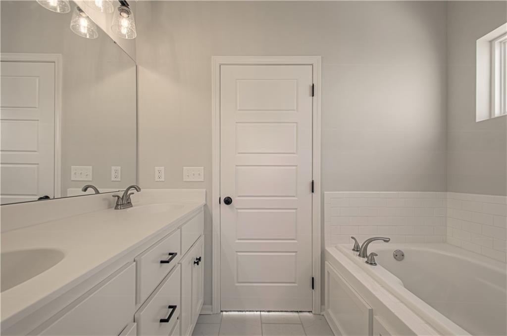 Homes for Sale in Kansas City, MO 64156 | 11902 N Bellaire Avenue