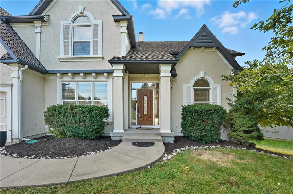 Homes for Sale in Parkville, MO 64152 | 5829  Manor Lane