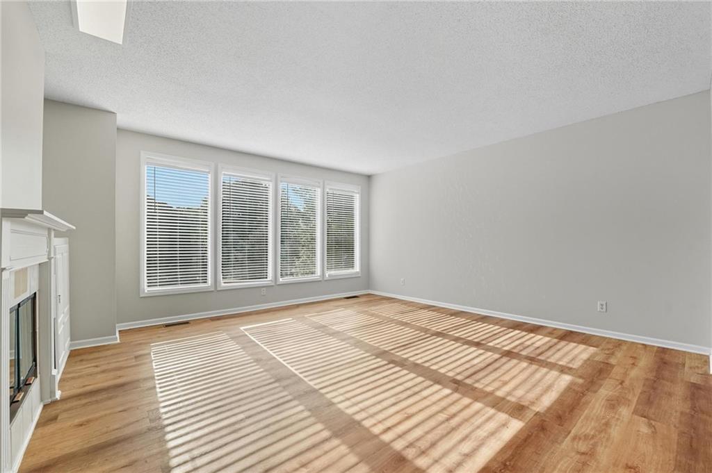 Homes for Sale in Parkville, MO 64152 | 5829  Manor Lane