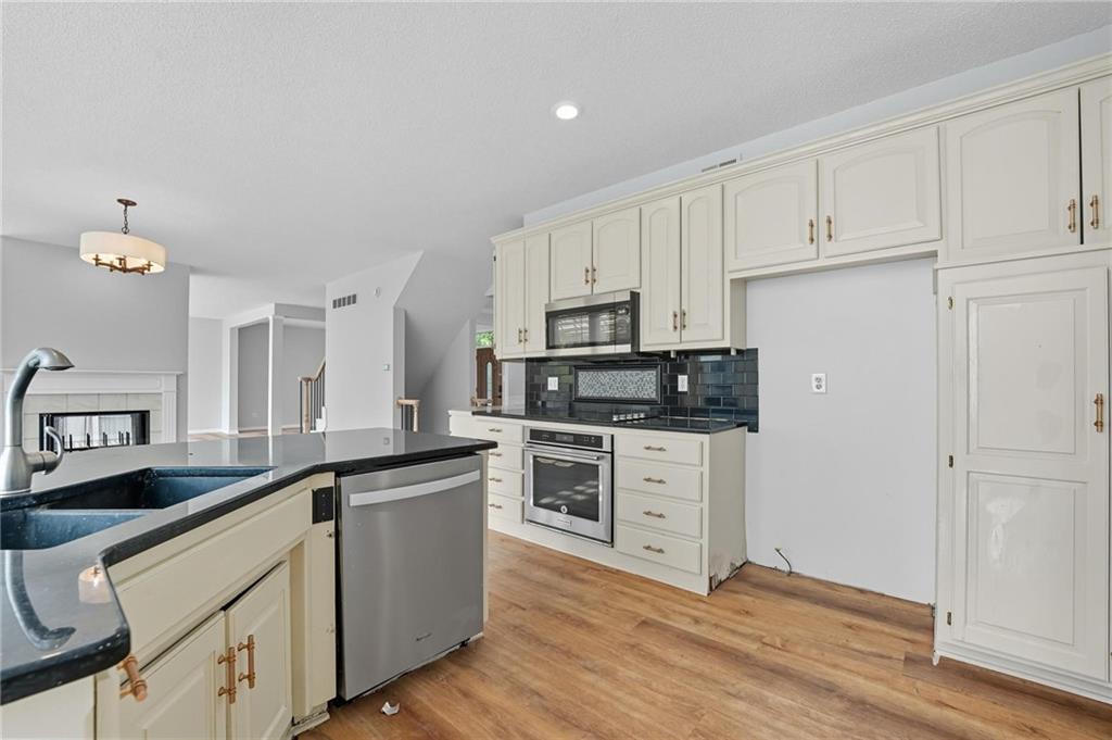 Homes for Sale in Parkville, MO 64152 | 5829  Manor Lane