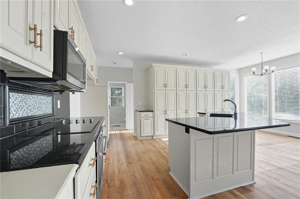 Homes for Sale in Parkville, MO 64152 | 5829  Manor Lane