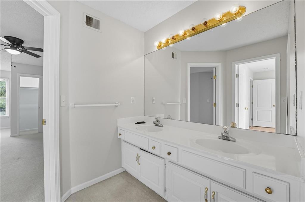 Homes for Sale in Parkville, MO 64152 | 5829  Manor Lane