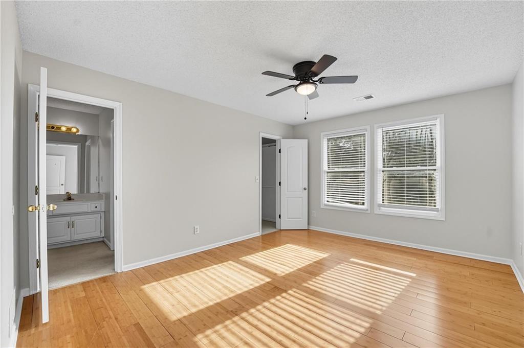 Homes for Sale in Parkville, MO 64152 | 5829  Manor Lane