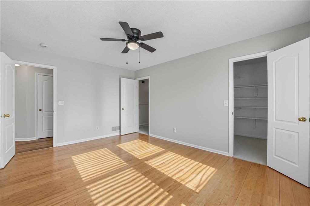 Homes for Sale in Parkville, MO 64152 | 5829  Manor Lane