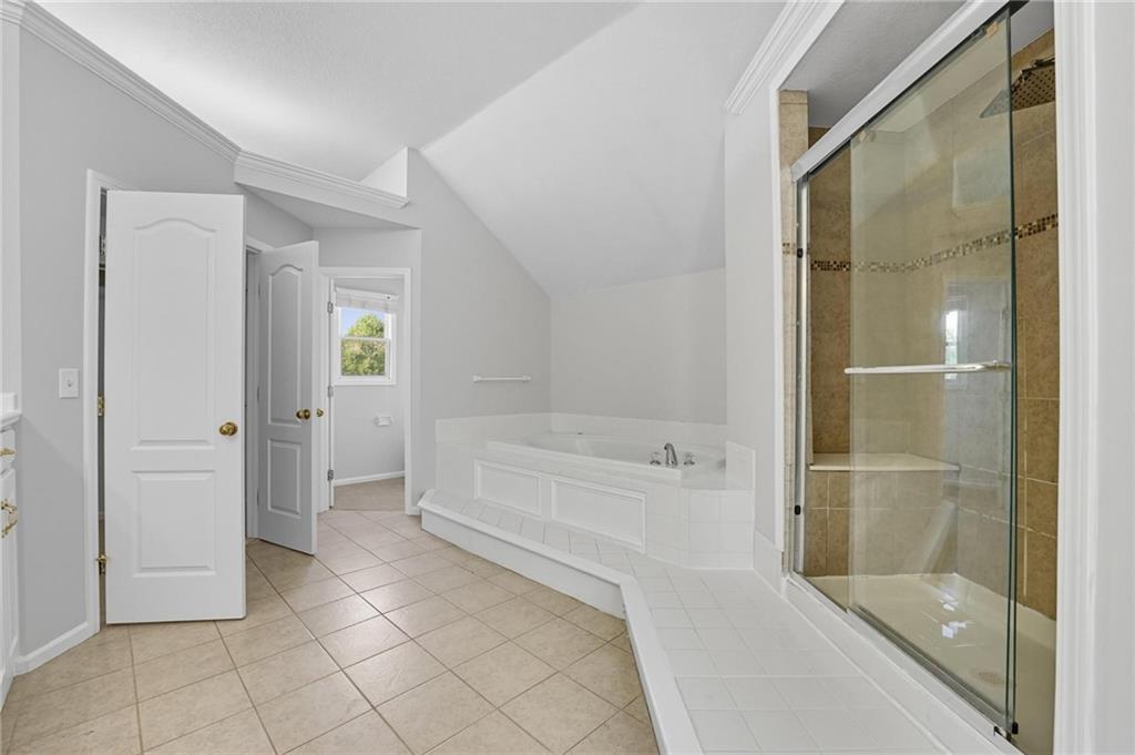 Homes for Sale in Parkville, MO 64152 | 5829  Manor Lane