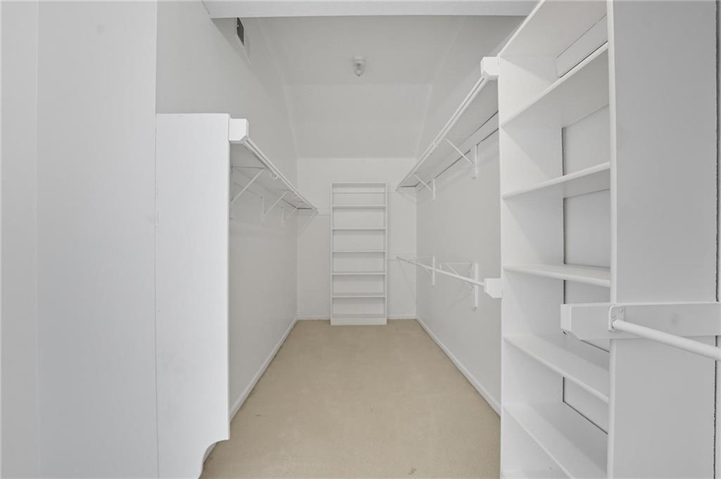 Homes for Sale in Parkville, MO 64152 | 5829  Manor Lane