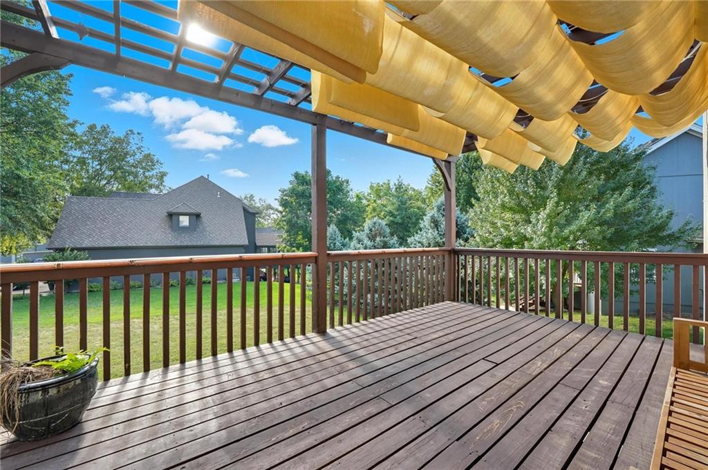 Homes for Sale in Parkville, MO 64152 | 5829  Manor Lane