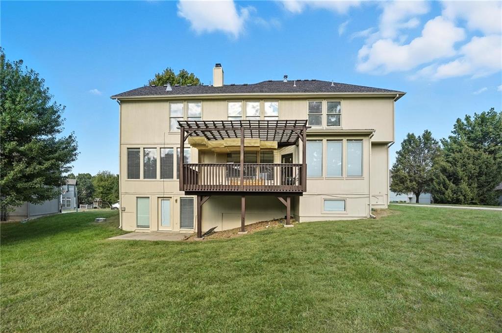 Homes for Sale in Parkville, MO 64152 | 5829  Manor Lane