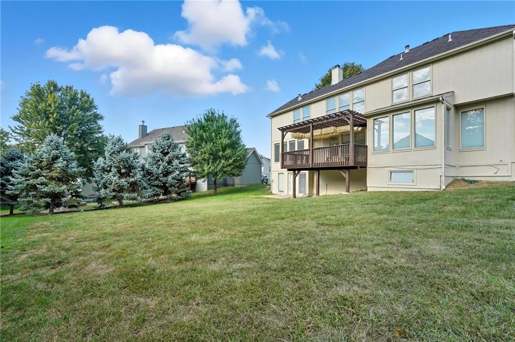 Homes for Sale in Parkville, MO 64152 | 5829  Manor Lane