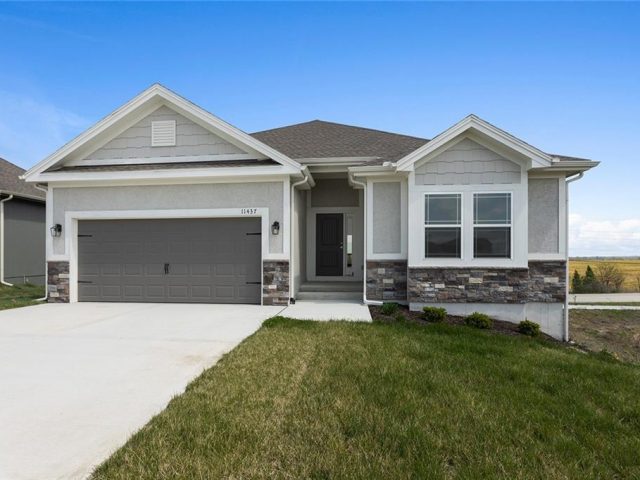 Homes for Sale in Kansas City, MO 64157 | 11437 N Auburndale Circle