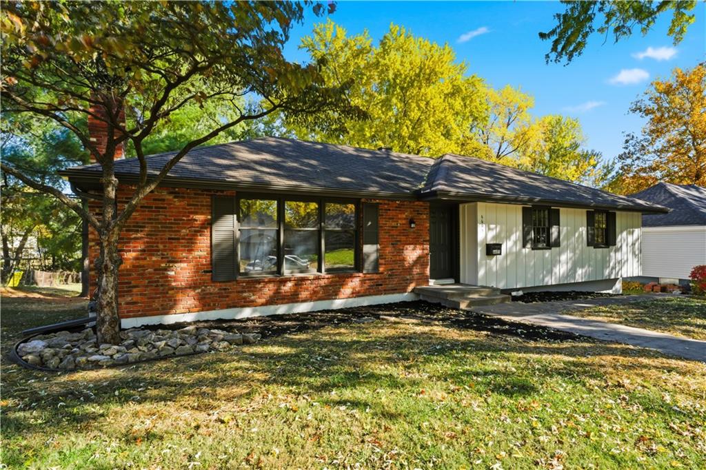 Homes for Sale in Gladstone, MO 64119 | 6605 N Agnes Avenue