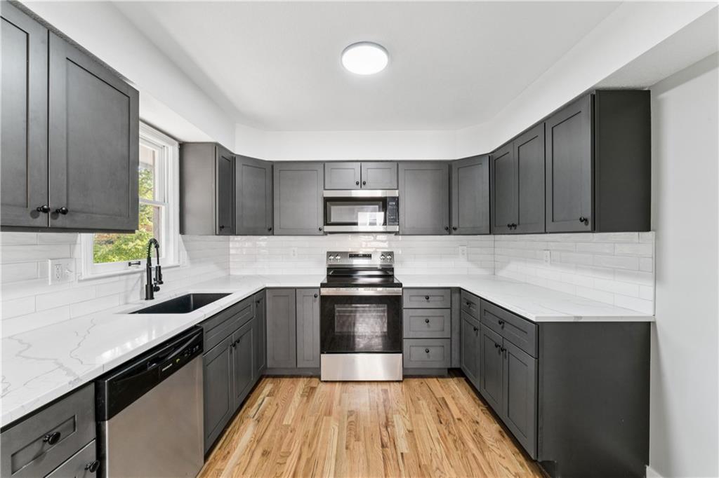 Homes for Sale in Gladstone, MO 64119 | 6605 N Agnes Avenue