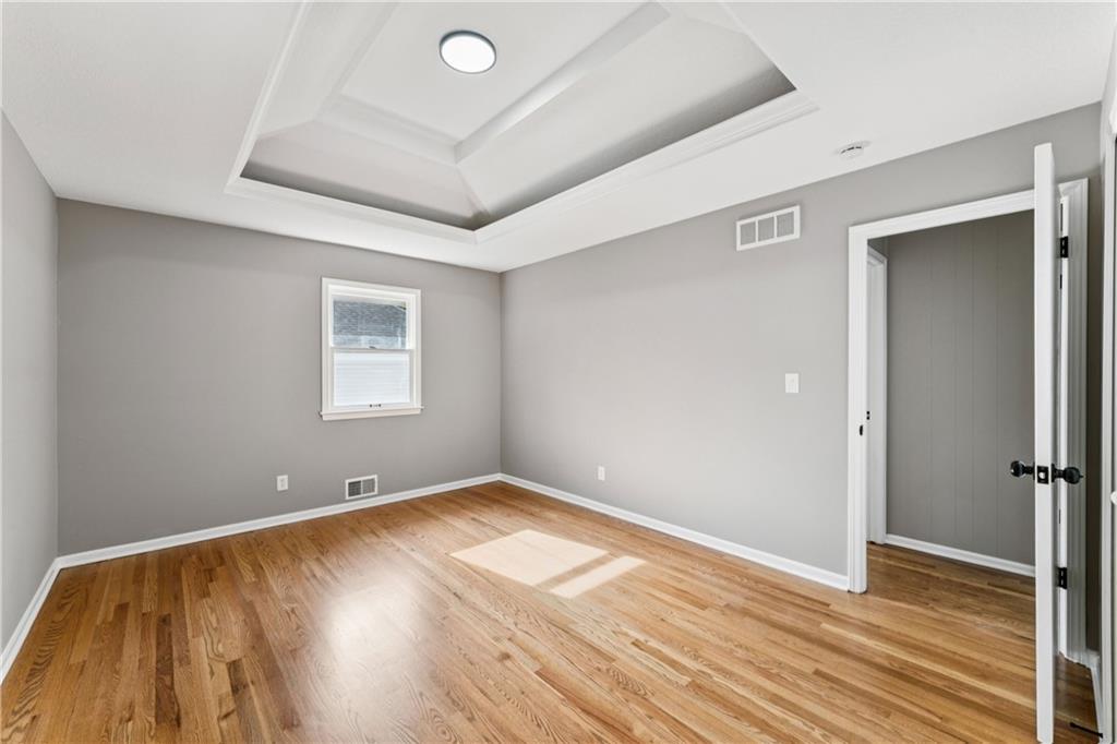 Homes for Sale in Gladstone, MO 64119 | 6605 N Agnes Avenue