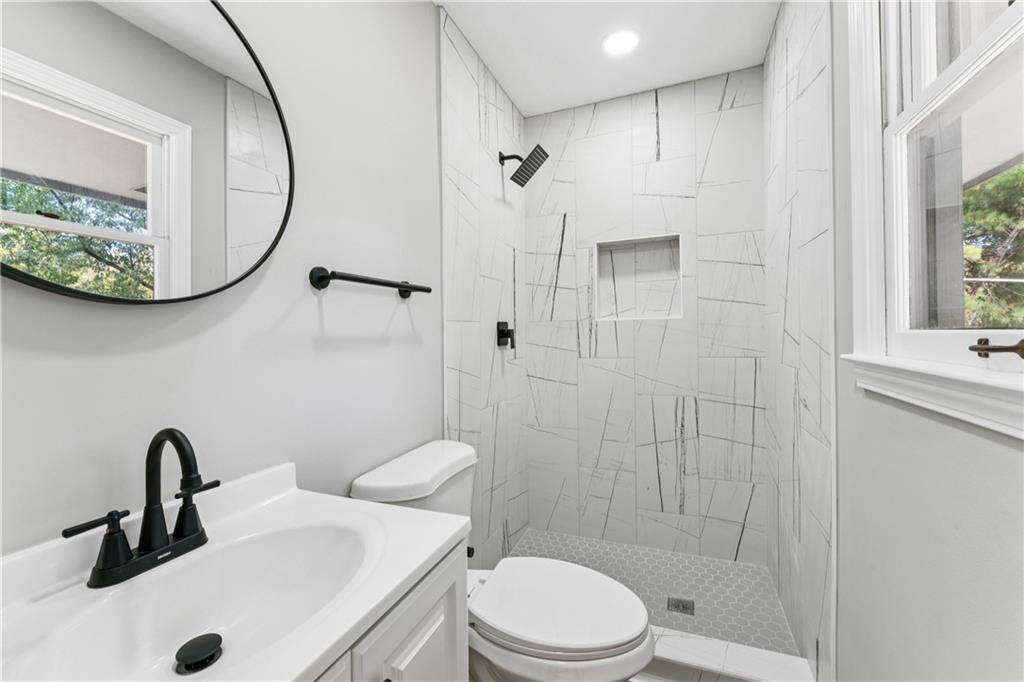 Homes for Sale in Gladstone, MO 64119 | 6605 N Agnes Avenue