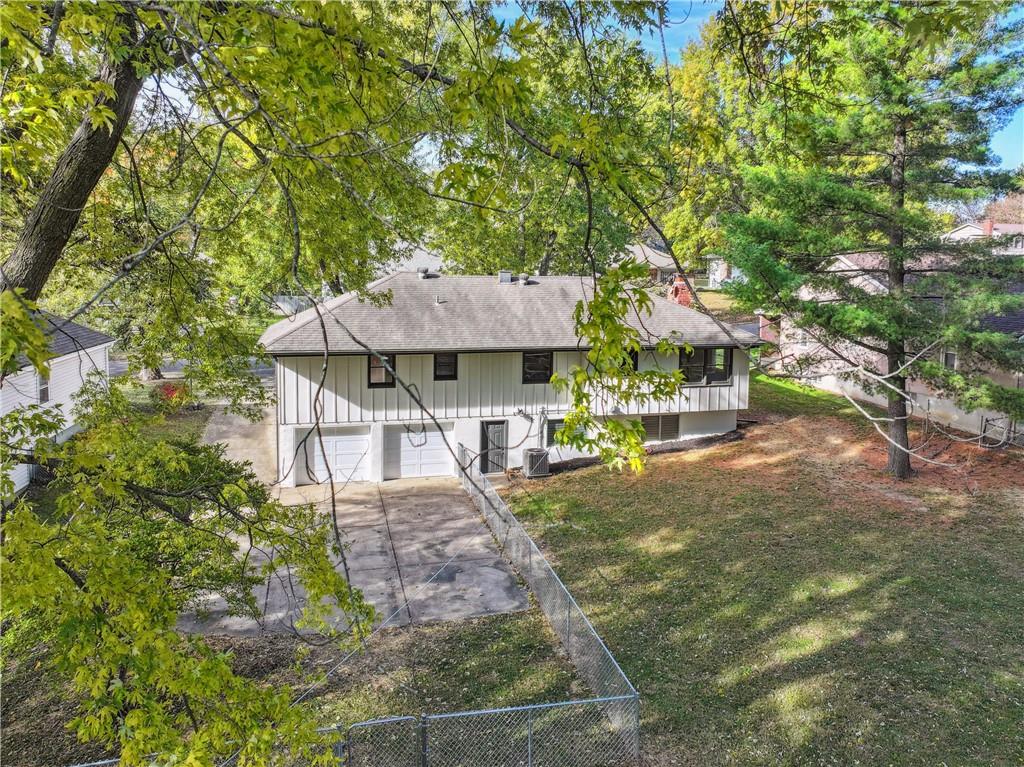 Homes for Sale in Gladstone, MO 64119 | 6605 N Agnes Avenue