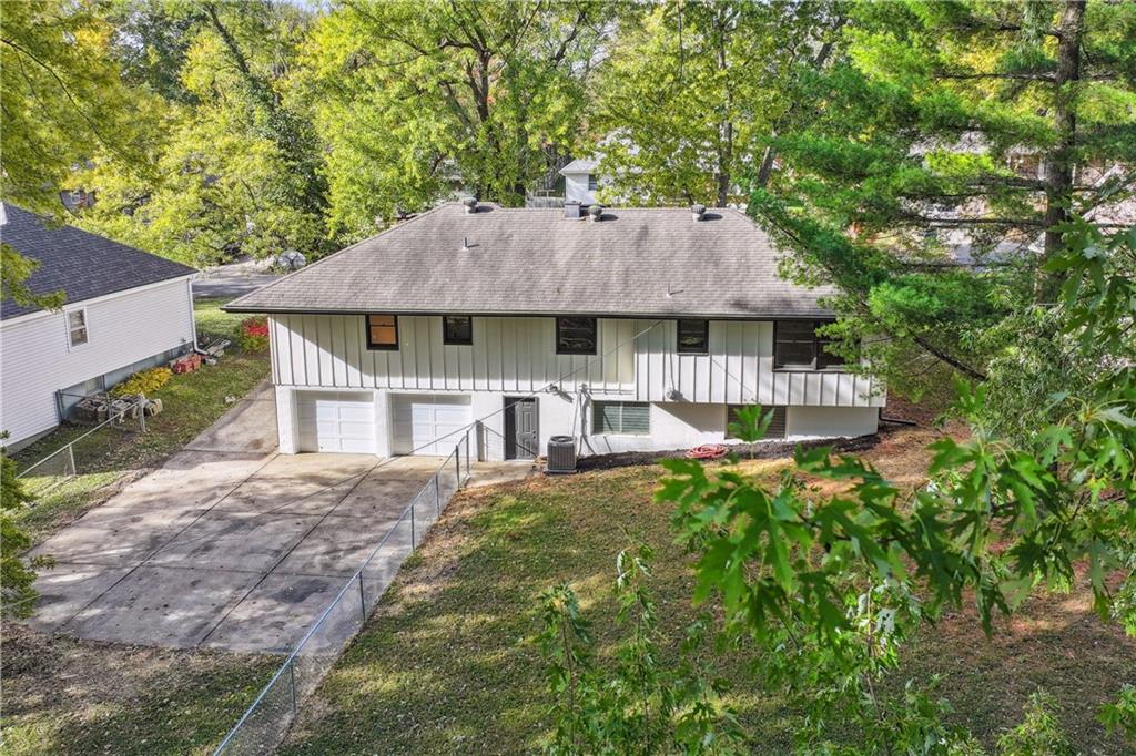 Homes for Sale in Gladstone, MO 64119 | 6605 N Agnes Avenue