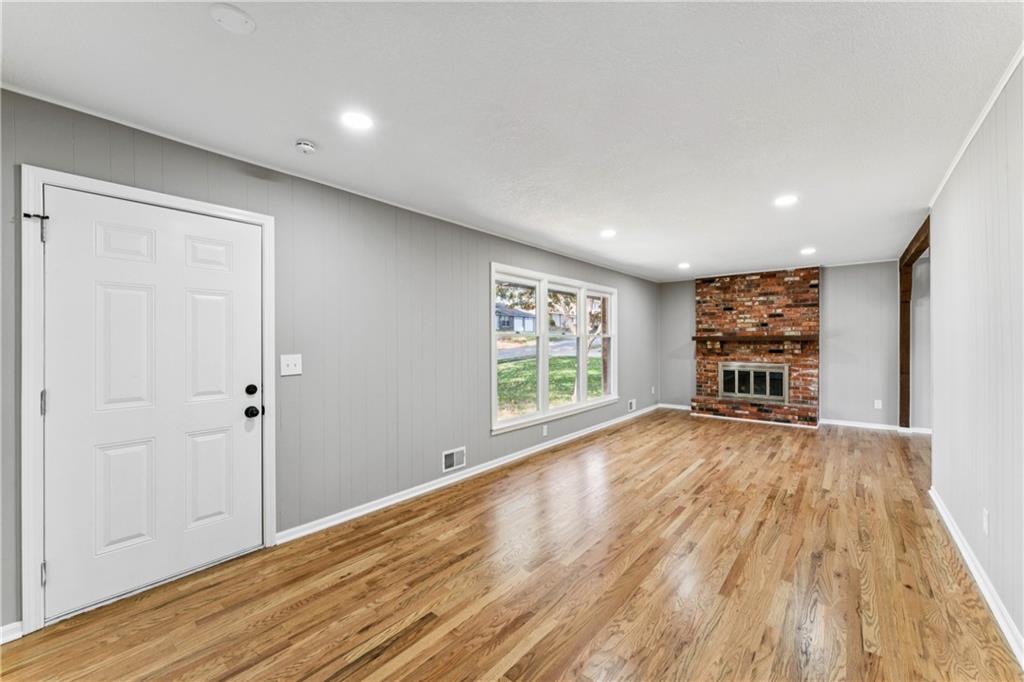 Homes for Sale in Gladstone, MO 64119 | 6605 N Agnes Avenue