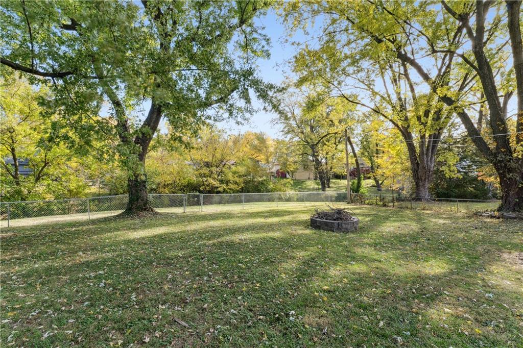 Homes for Sale in Gladstone, MO 64119 | 6605 N Agnes Avenue