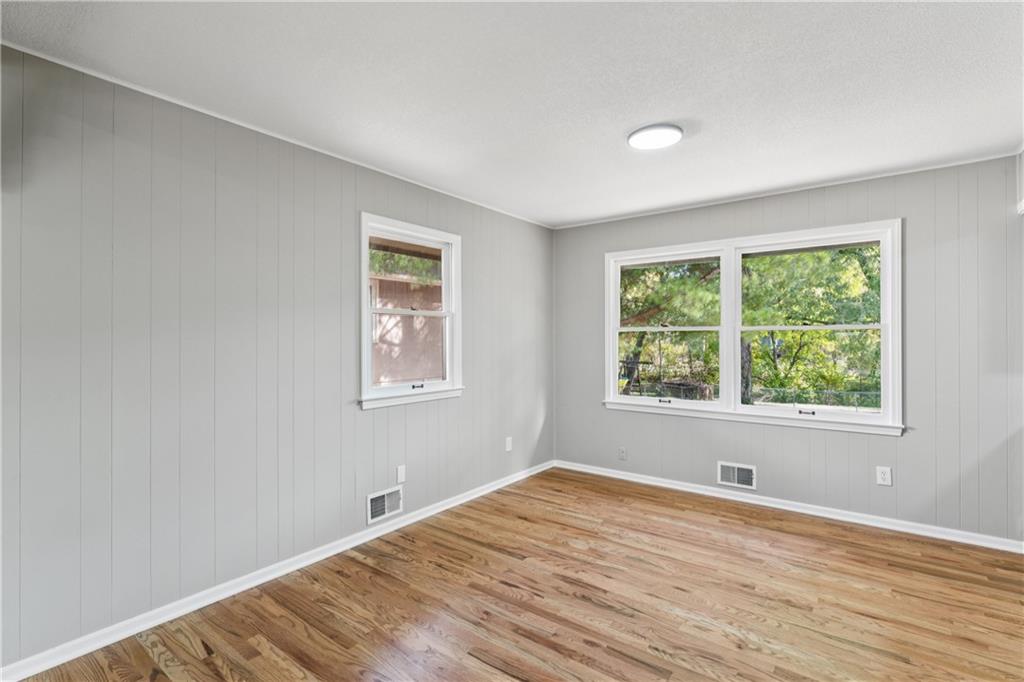 Homes for Sale in Gladstone, MO 64119 | 6605 N Agnes Avenue