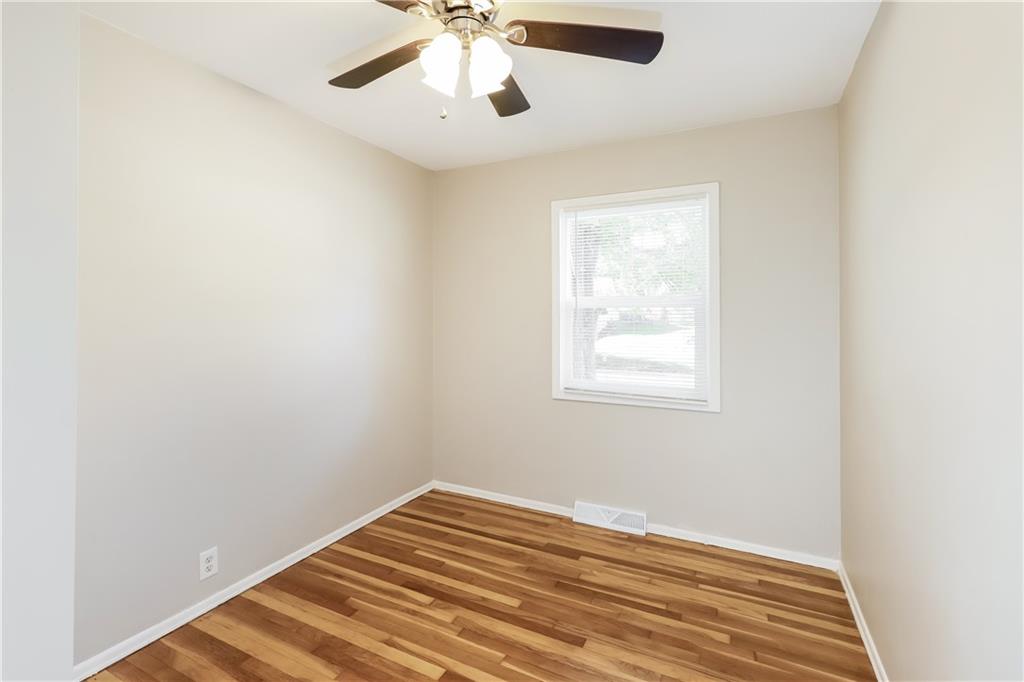 Homes for Sale in Liberty, MO 64068 | 915 S Prairie Street