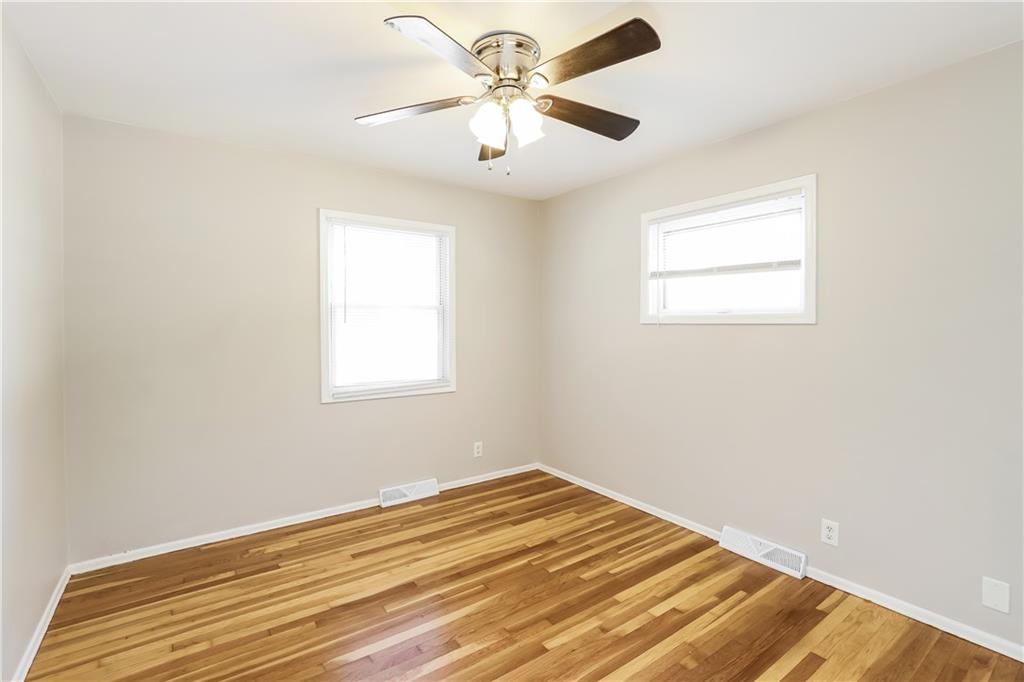 Homes for Sale in Liberty, MO 64068 | 915 S Prairie Street