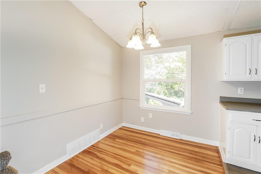 Homes for Sale in Liberty, MO 64068 | 915 S Prairie Street