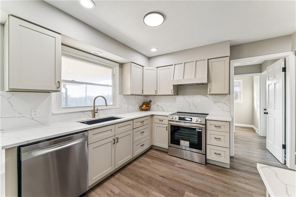 Homes for Sale in Platte City, MO 64079 | 29  Hillcrest Drive