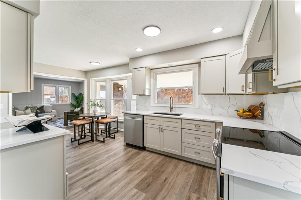 Homes for Sale in Platte City, MO 64079 | 29  Hillcrest Drive