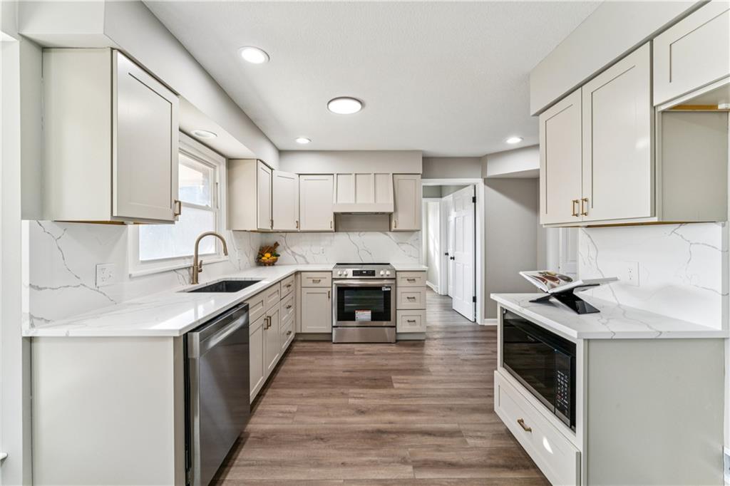 Homes for Sale in Platte City, MO 64079 | 29  Hillcrest Drive