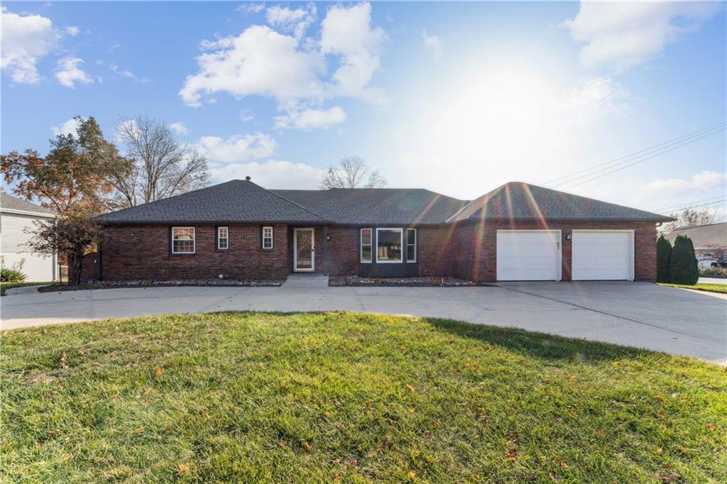 Homes for Sale in Platte City, MO 64079 | 29  Hillcrest Drive