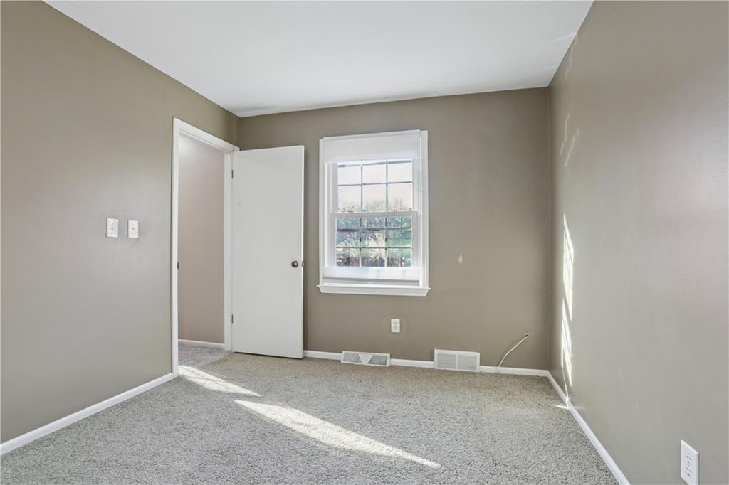 Homes for Sale in Kansas City, MO 64151 | 8148 NW Twin Oaks Drive