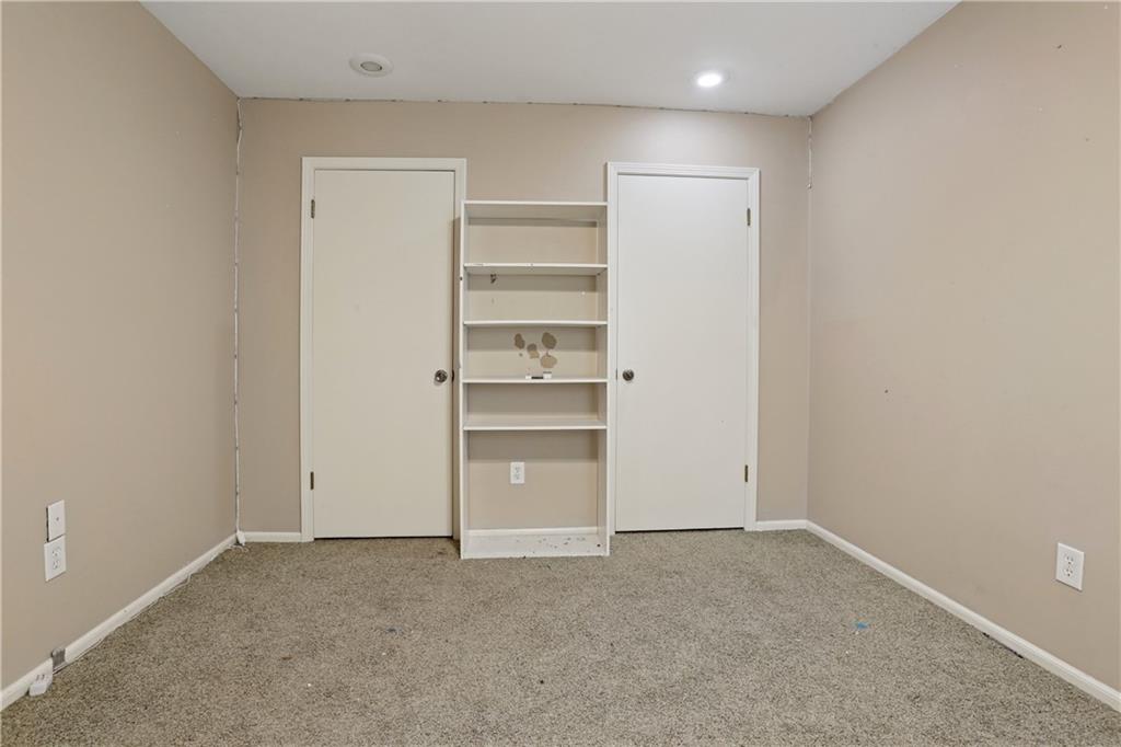 Homes for Sale in Kansas City, MO 64151 | 8148 NW Twin Oaks Drive