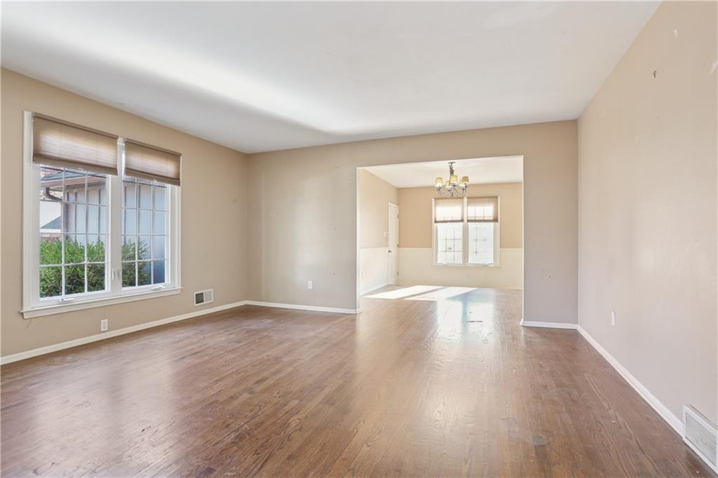 Homes for Sale in Kansas City, MO 64151 | 8148 NW Twin Oaks Drive