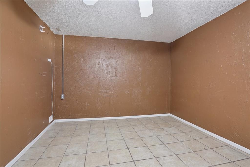 Homes for Sale in Kansas City, MO 64151 | 8148 NW Twin Oaks Drive