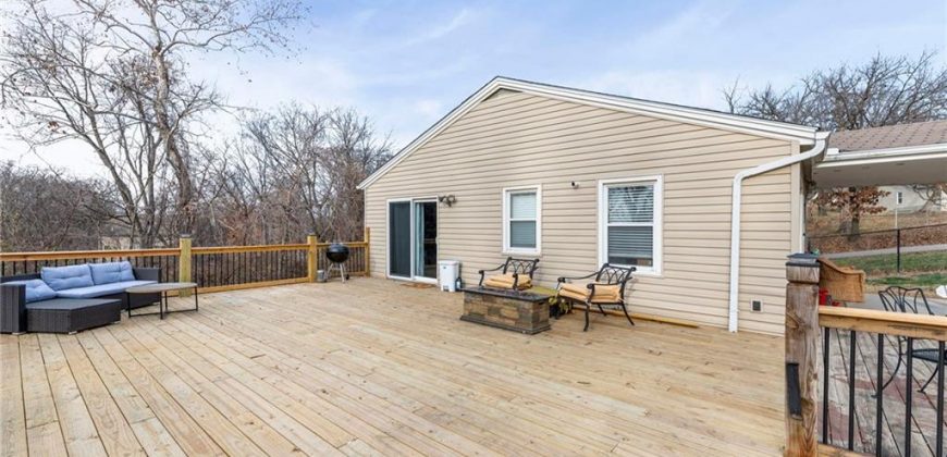 Homes for Sale in Kansas City, MO 64151 | 5812 NW PARKDALE Circle