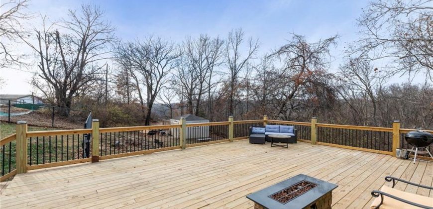 Homes for Sale in Kansas City, MO 64151 | 5812 NW PARKDALE Circle