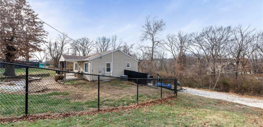 Homes for Sale in Kansas City, MO 64151 | 5812 NW PARKDALE Circle