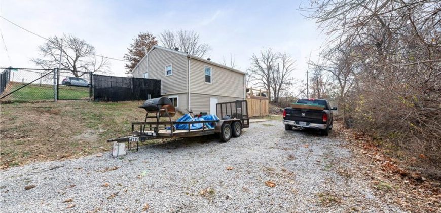 Homes for Sale in Kansas City, MO 64151 | 5812 NW PARKDALE Circle