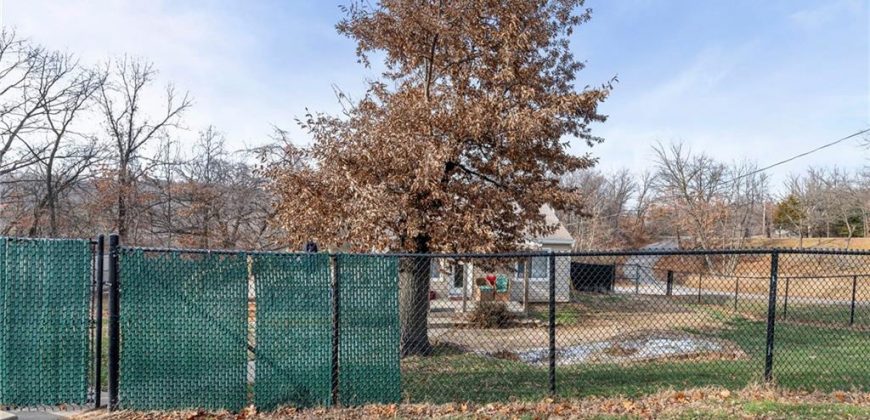 Homes for Sale in Kansas City, MO 64151 | 5812 NW PARKDALE Circle